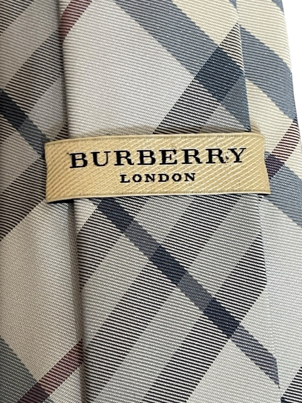 BURBERRY LONDON Men's Tie
-Grey/Purple/Maroon - Plaid Silk
Woven Tie - Picture 6 of 8